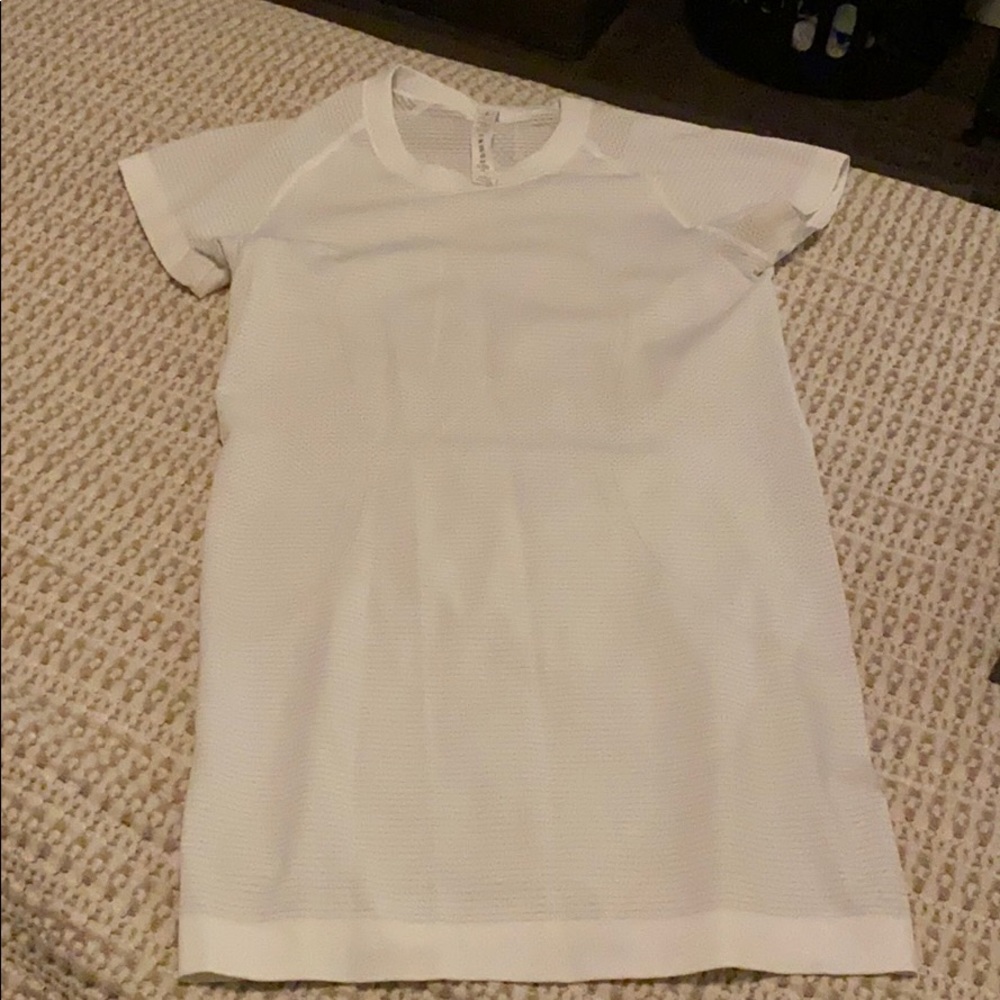 Lululemon swiftly tech short sleeve white size 4